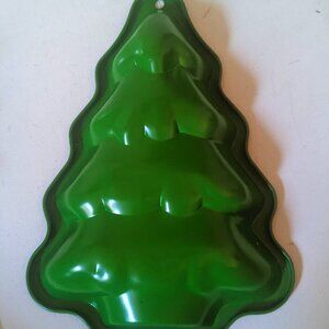 NWT Michael's Christmas Tree Cake Mold Holiday Kitchen Baking Decor Celebrate It